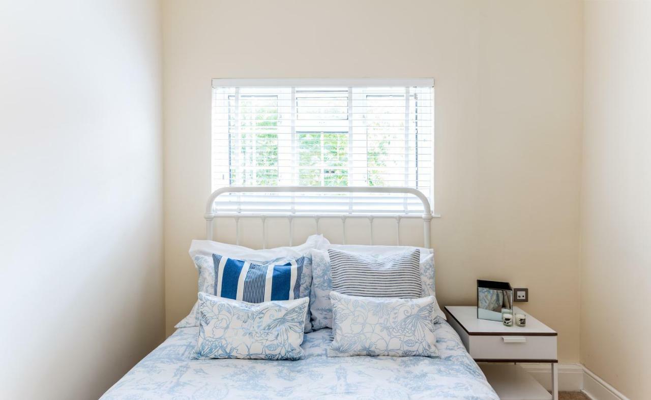 Logan Mews By Lime Street Apartment London Luaran gambar